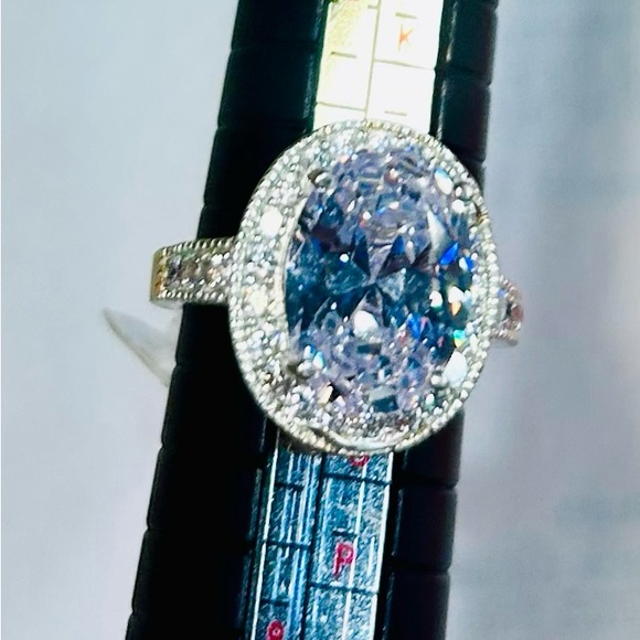 Ring Sz7 Dazzling Silver White Topaz Ring NWT~ the best sparkle! - Picture 2 of 4